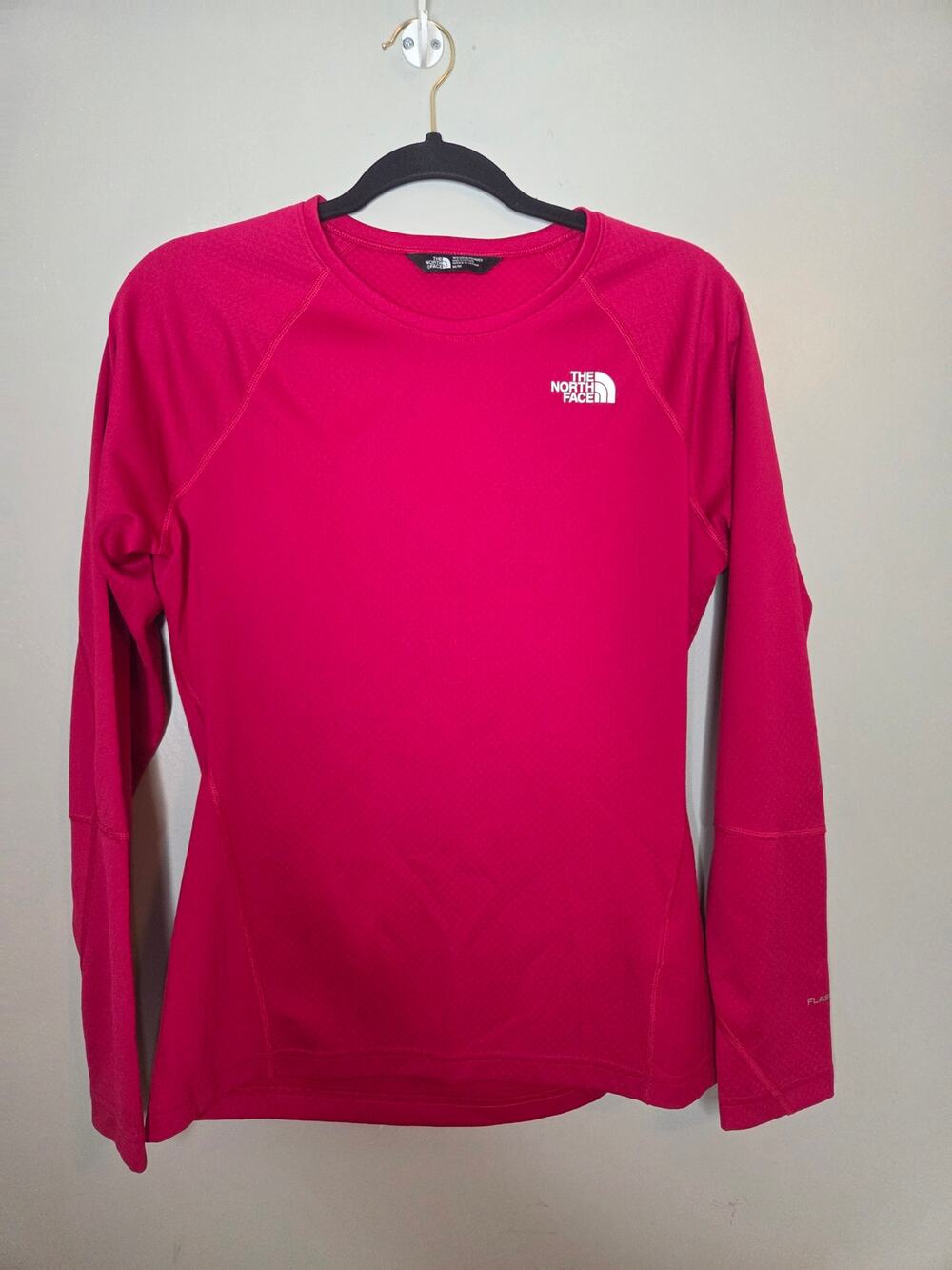 The North Face Womens Sz Med Fuchia Long Sleeve Activewear